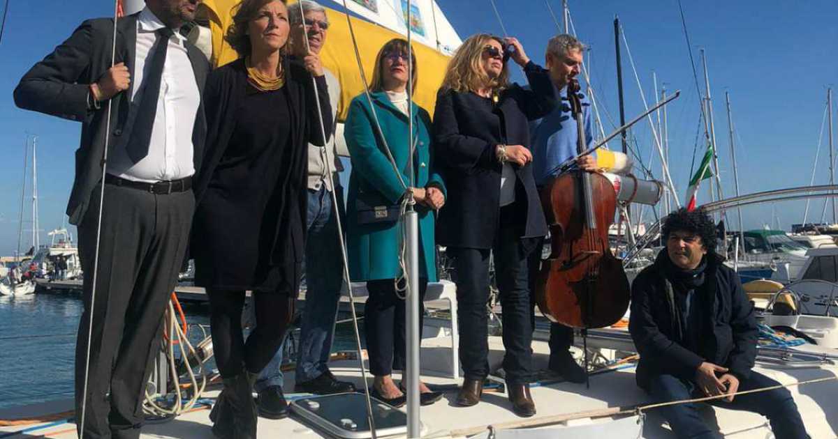 Bari, aperte le iscrizioni per salpare sulla barca-biblioteca